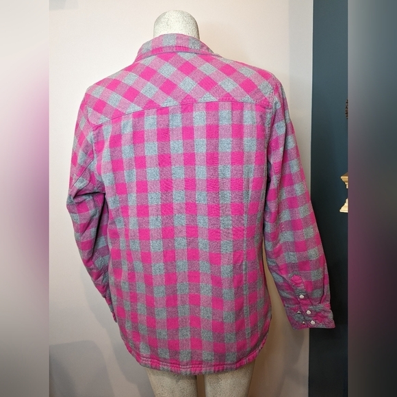 Pink and gray plaid shacket with Sherpa lining woman's Size large - Picture 9 of 9